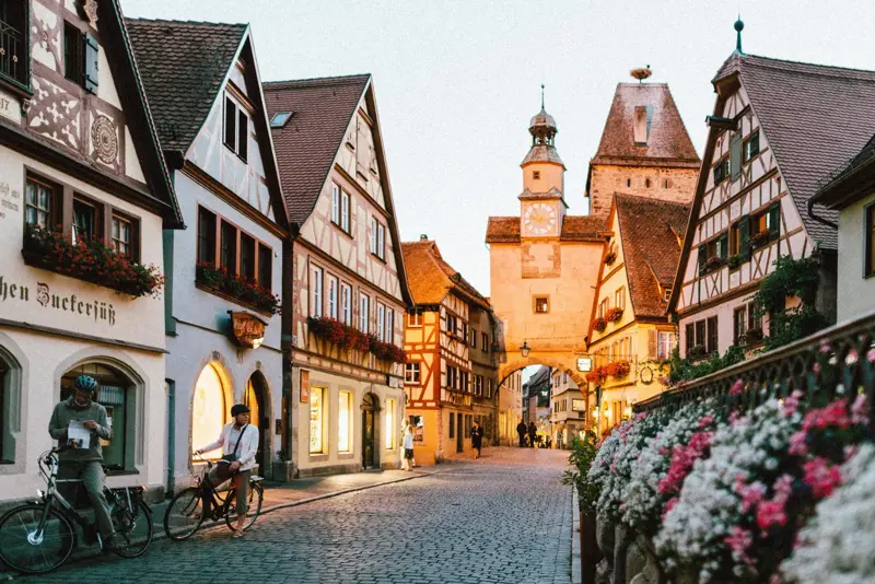 Home and furniture vocabulary in German - Banner