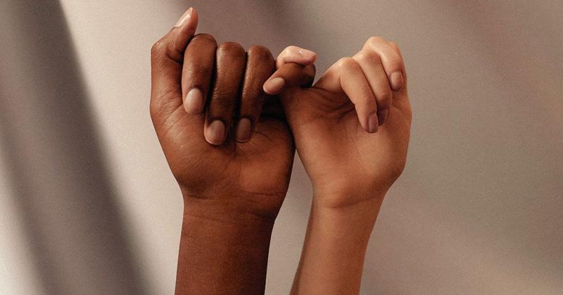 英語で予定や約束を決めているイメージ