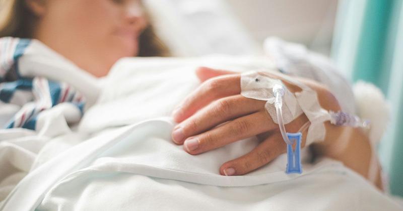 英語で病院を受診しているイメージ