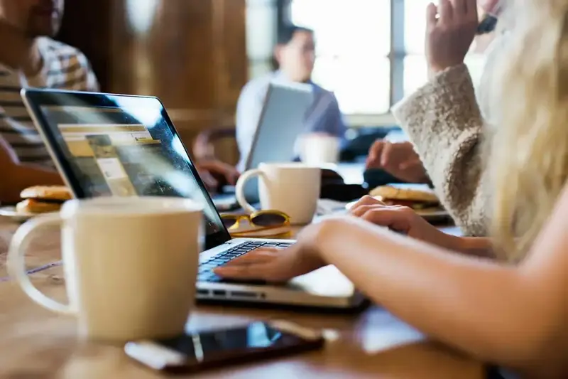 Vocabulario esencial de trabajo y oficina en inglés - Banner