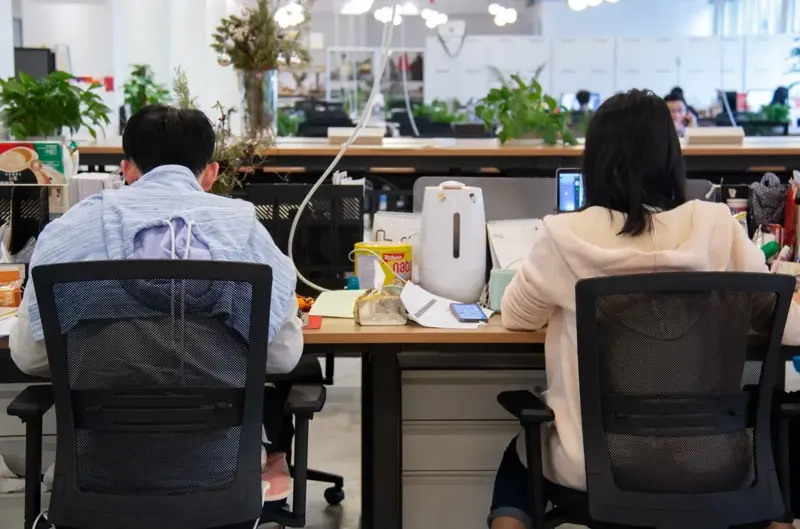 Surviving 996 Work Culture in China as a Foreign Employee