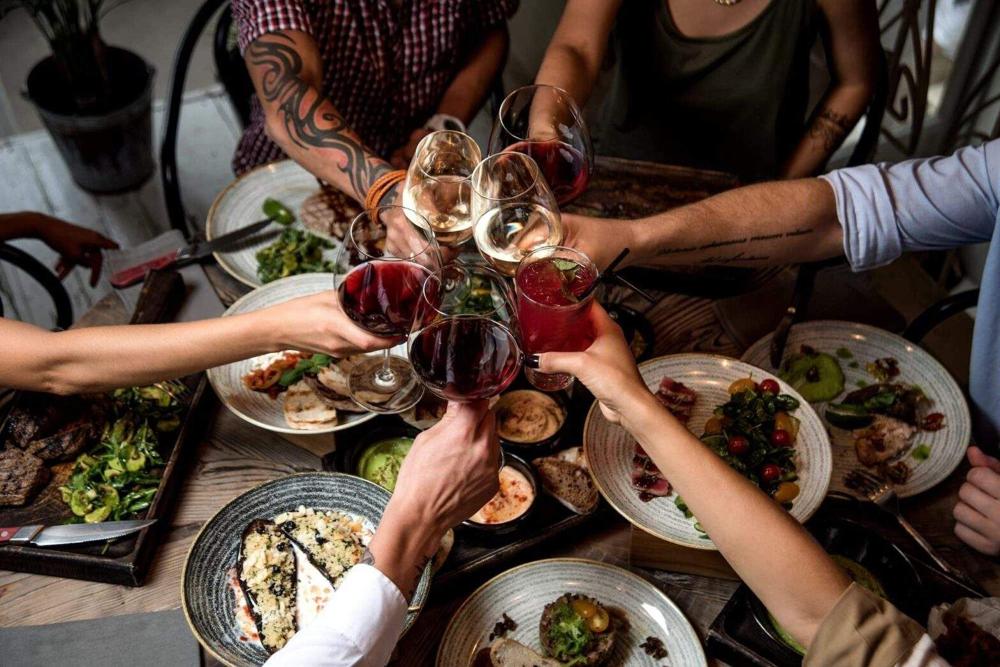 Italian Table Manners: Pasta Rules, Bread Habits, Tourist Mistakes