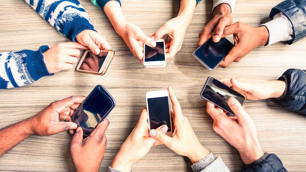 Vocabulario de teléfono celular en inglés: settings, storage, screen - Banner