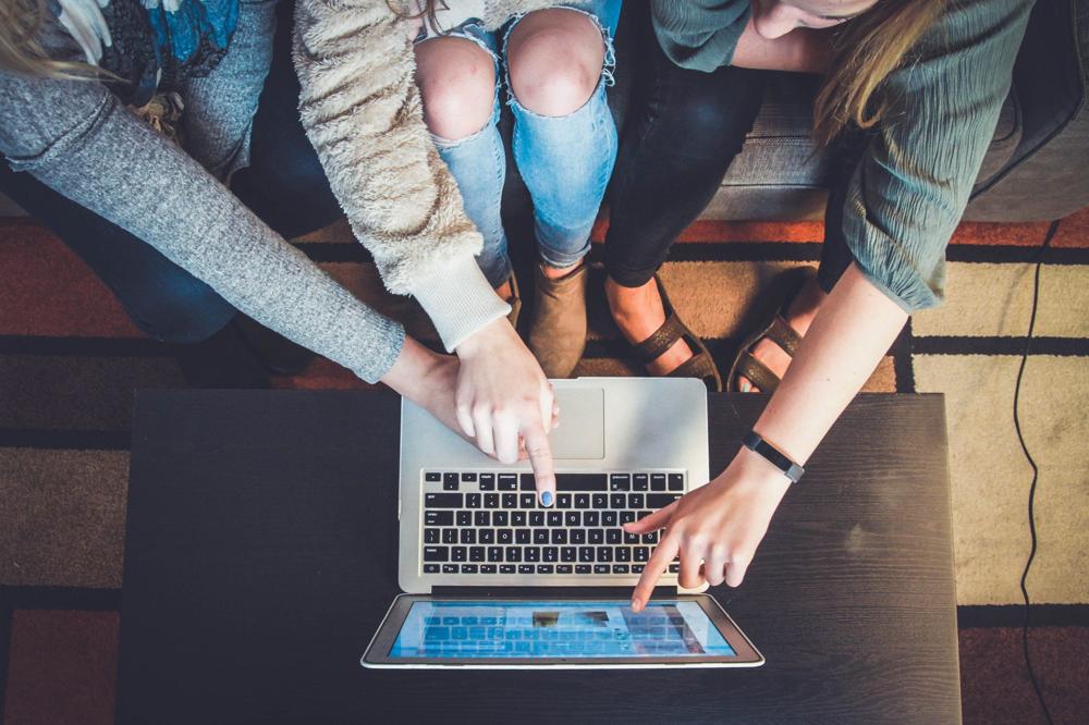 Vocabulario de internet en inglés: browser, link, download, upload - Banner