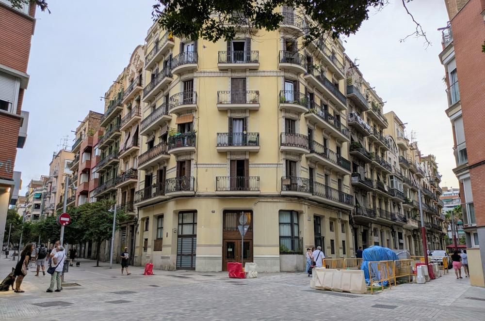 Renting in Barcelona: Short-Term Airbnb Rules and Long-Term Tips