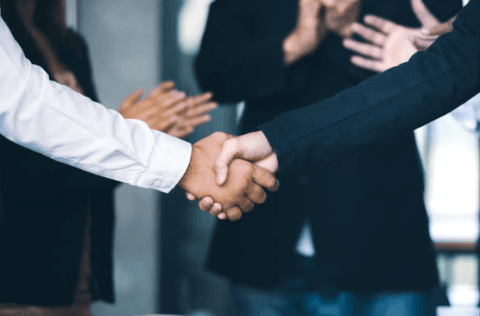 How to say nice to meet you in Spanish - Banner