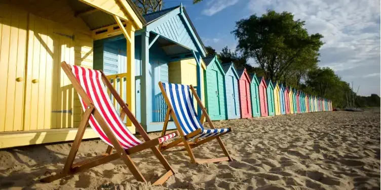 How to say colors in English with spelling differences - Banner