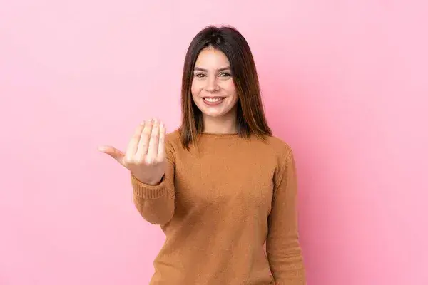 Todas las expresiones con come en inglés: come up, come across, come back - Banner