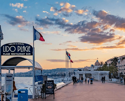 How to tell time and use time expressions in French - Banner