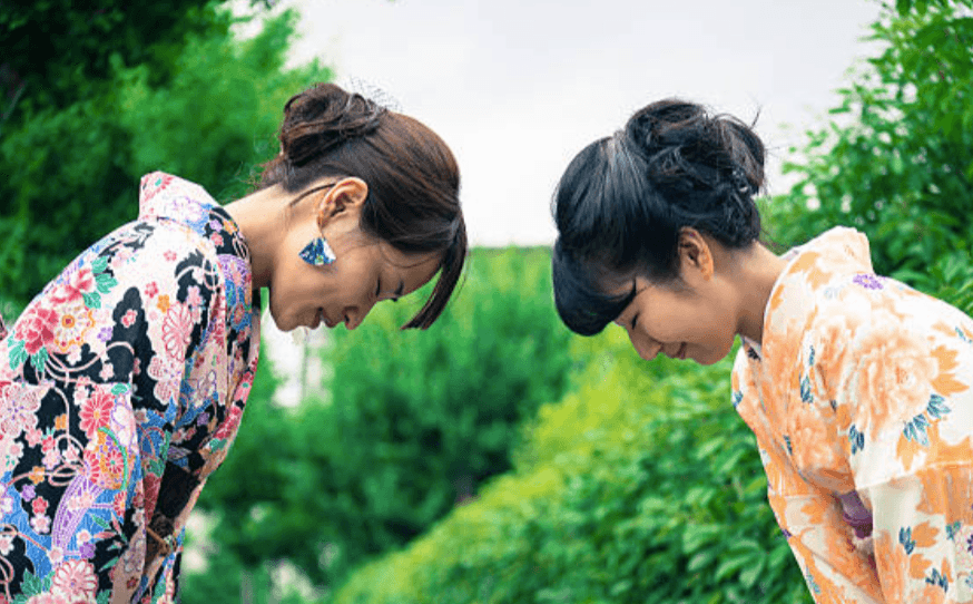 When and how to bow in Japan - Banner