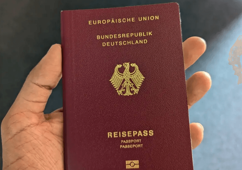 Becoming a German Citizen: The 3, 5, and 8-Year Paths