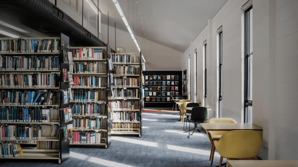 Library no significa librería en inglés - Banner