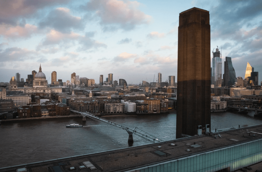 Cómo usar may y might para expresar posibilidad en inglés - Banner