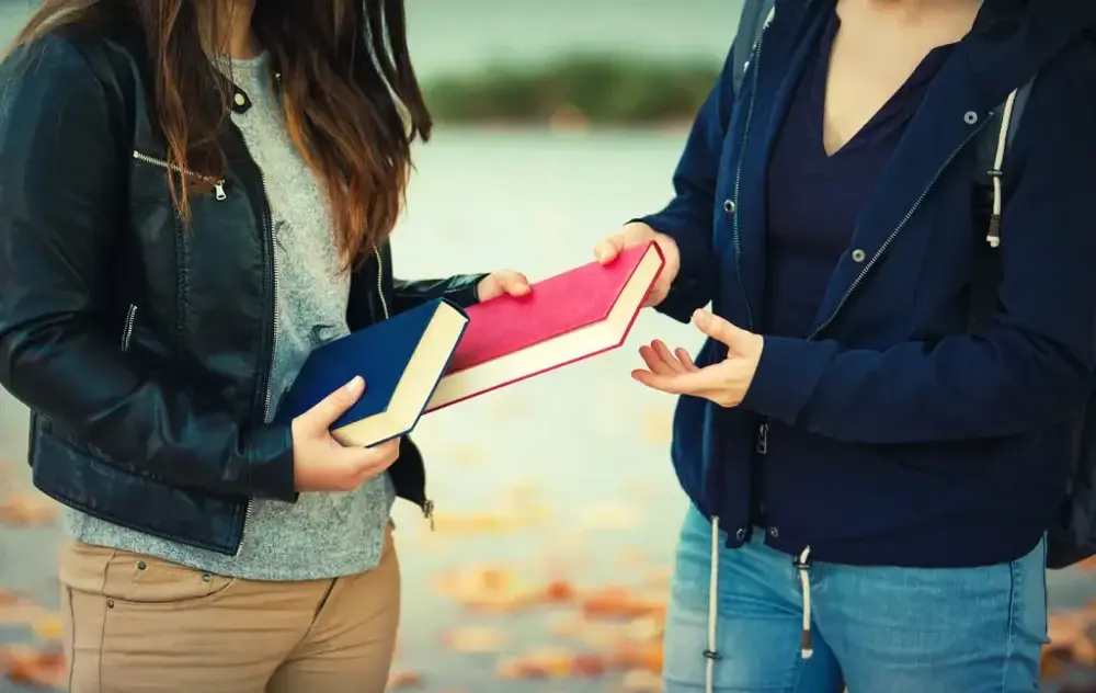 Diferencia entre lend, borrow y owe en inglés - Banner