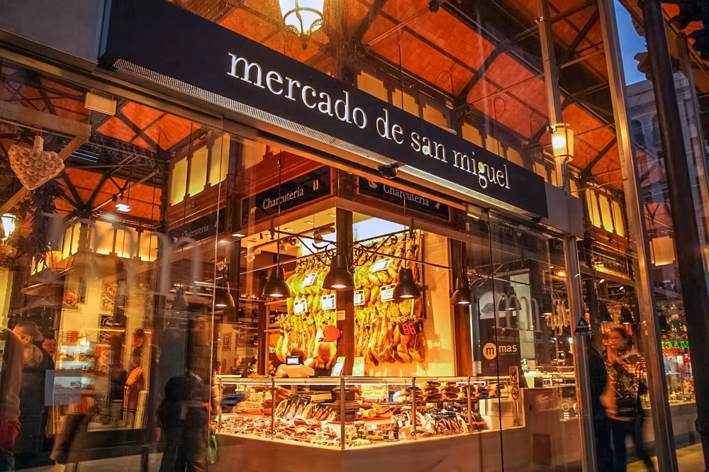 Shopping and market vocabulary in Spanish - Banner