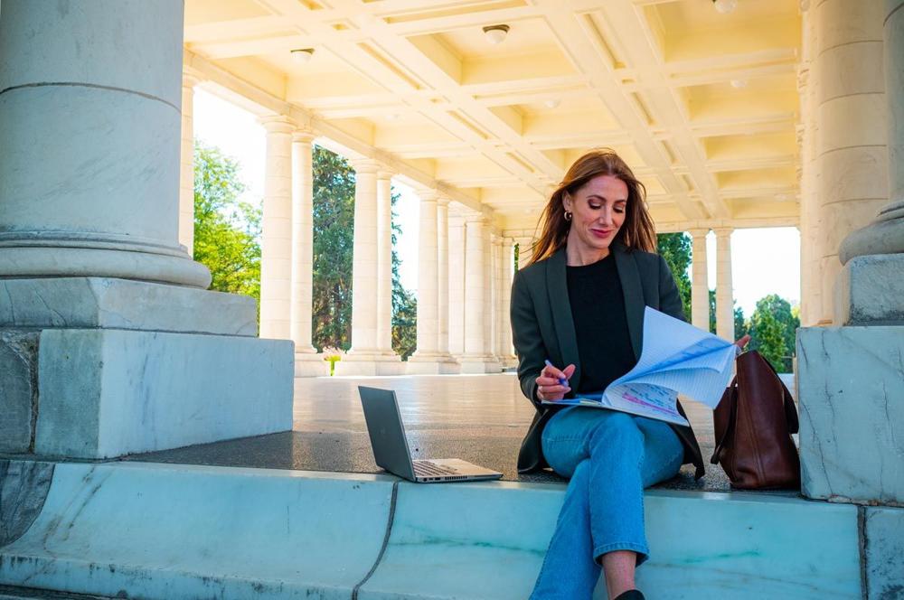 How to fit language learning into a busy schedule - Banner