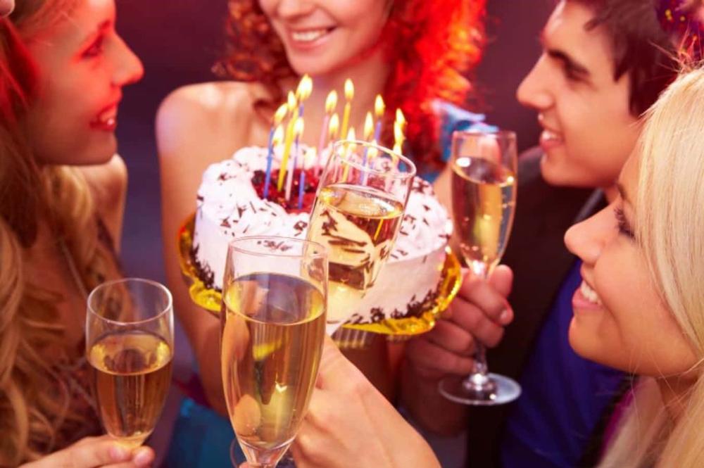 Cómo decir feliz cumpleaños en inglés y frases para felicitar - Banner