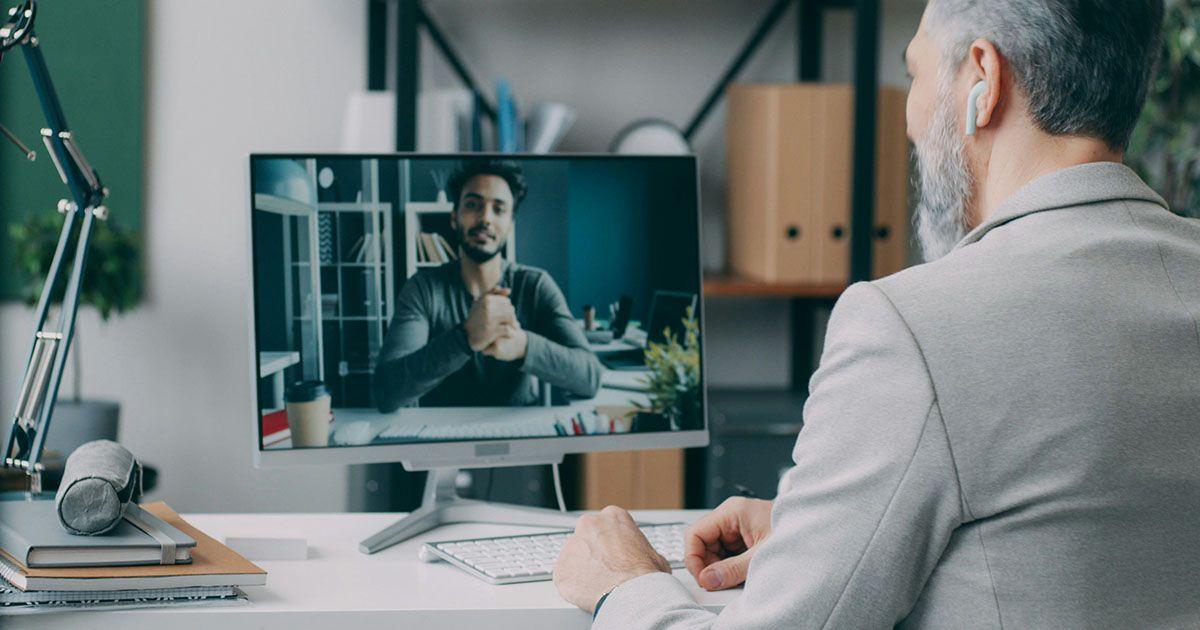 オンライン英会話を受けているイメージ