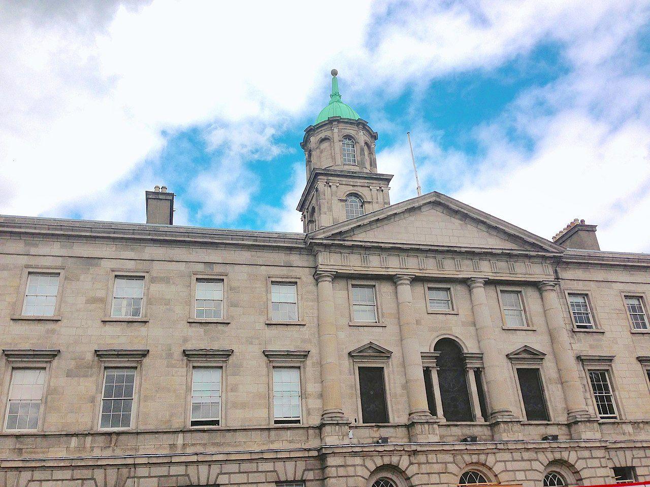 アイルランド医療HSEの仕組み:GP紹介制と専門医待機の実態