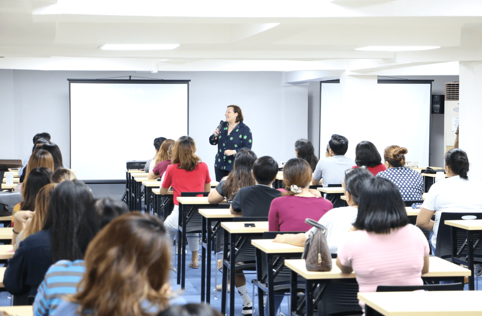 セブ島語学学校の比較ガイド:スパルタと自由型で選ぶ軸