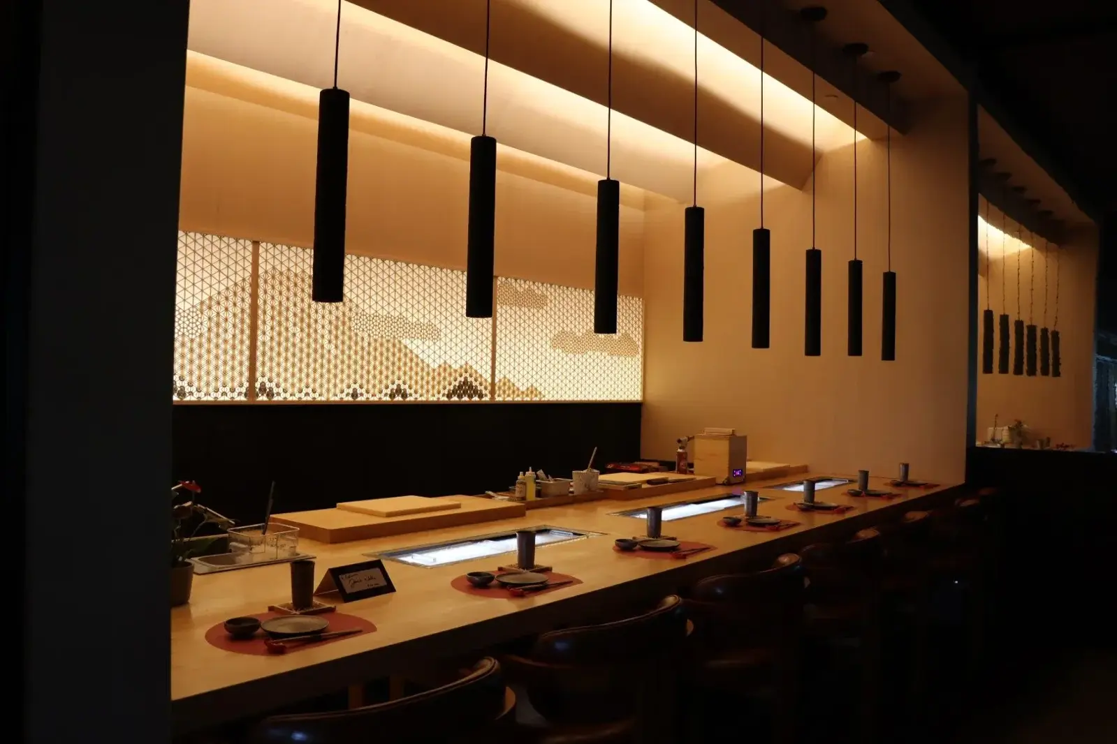 Izakaya Etiquette for Foreigners: Ordering, Tipping, Manners