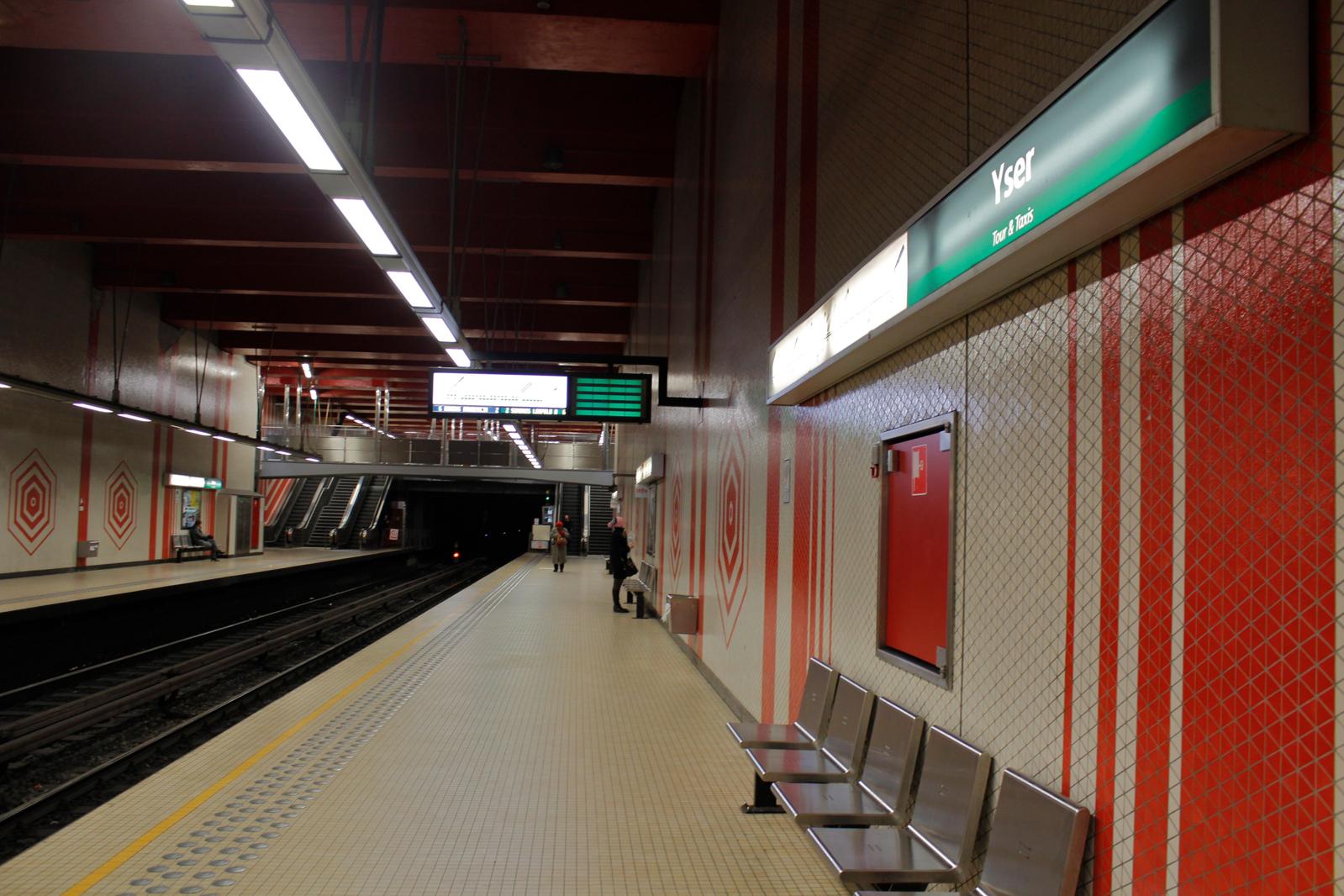 STIB Brussels Transit Guide: Metro, Tram, and Bus for Newcomers