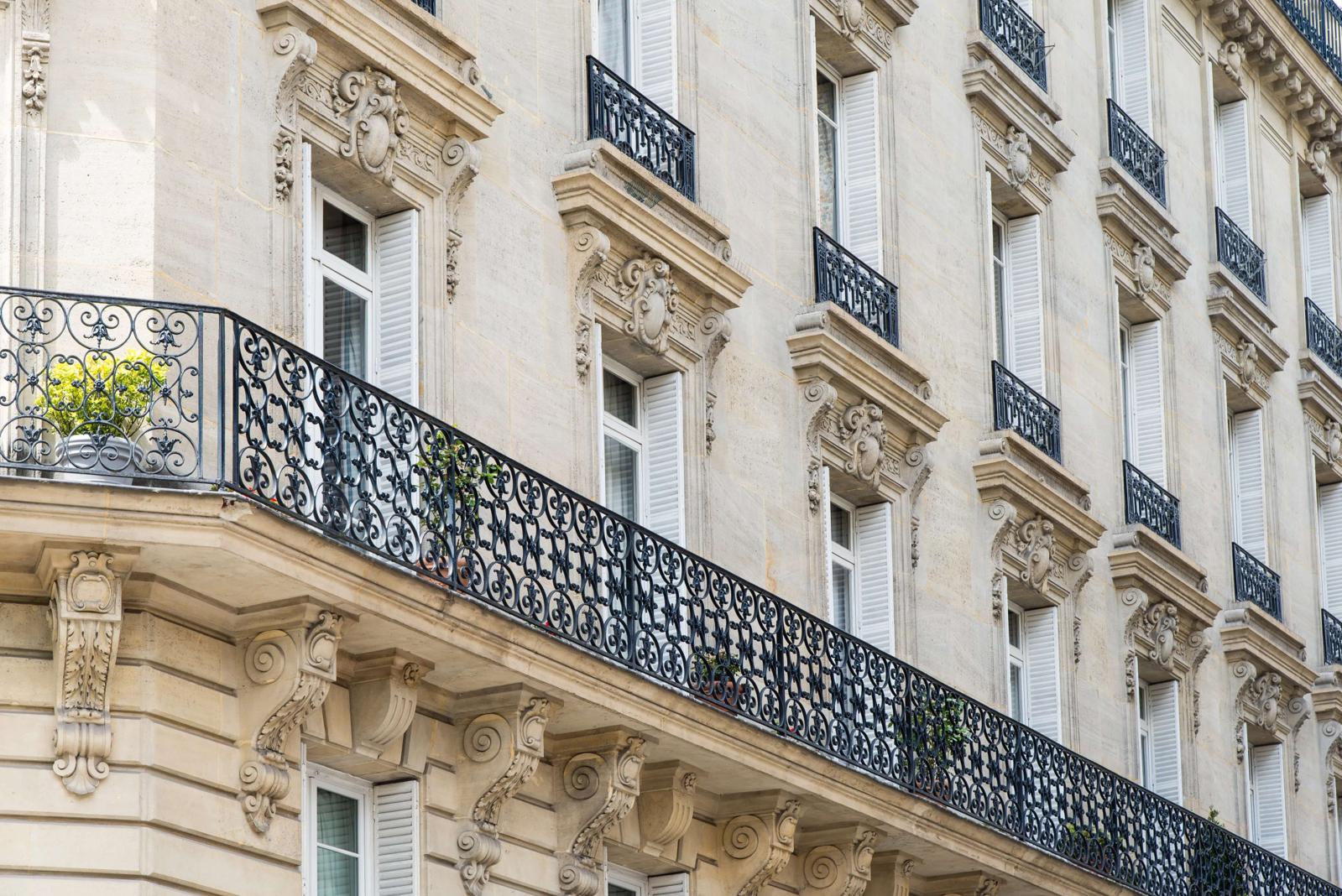 Finding an Apartment in Paris: Best Sites and Tactics for Foreigners