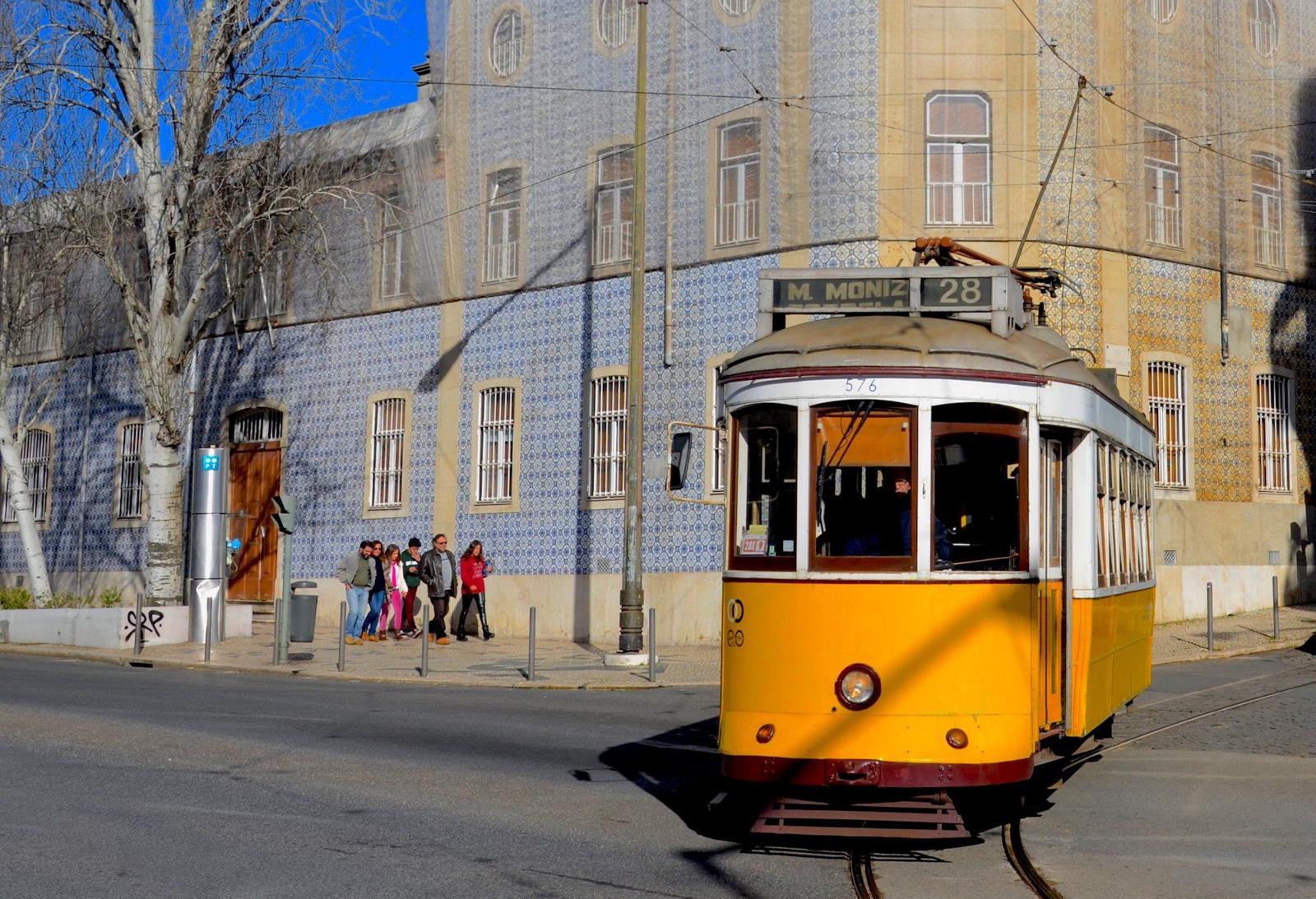 Using the Navegante Card in Lisbon: Metro, Bus, and Train Made Simple