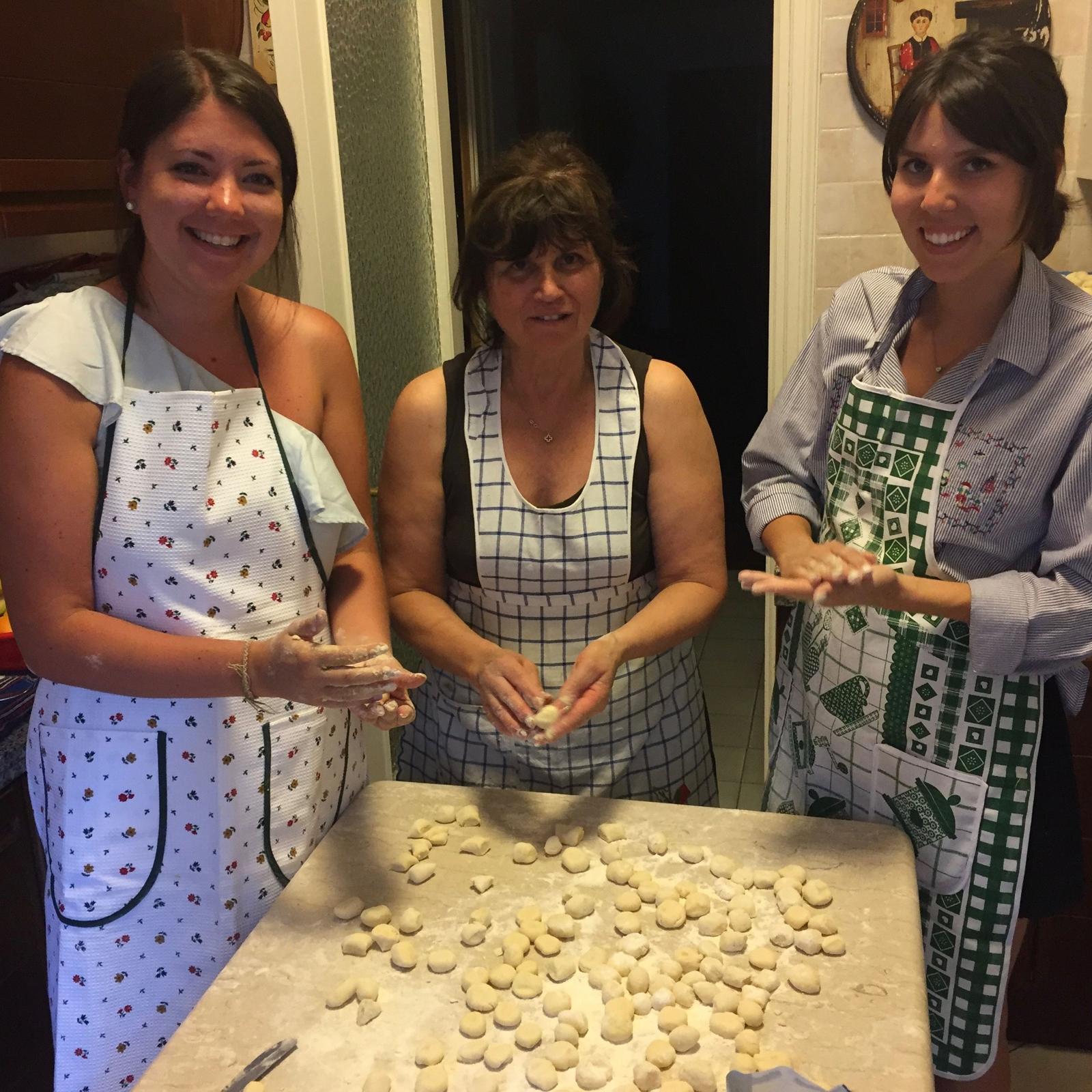 The Italian Sunday Family Lunch: What to Expect as a Foreigner